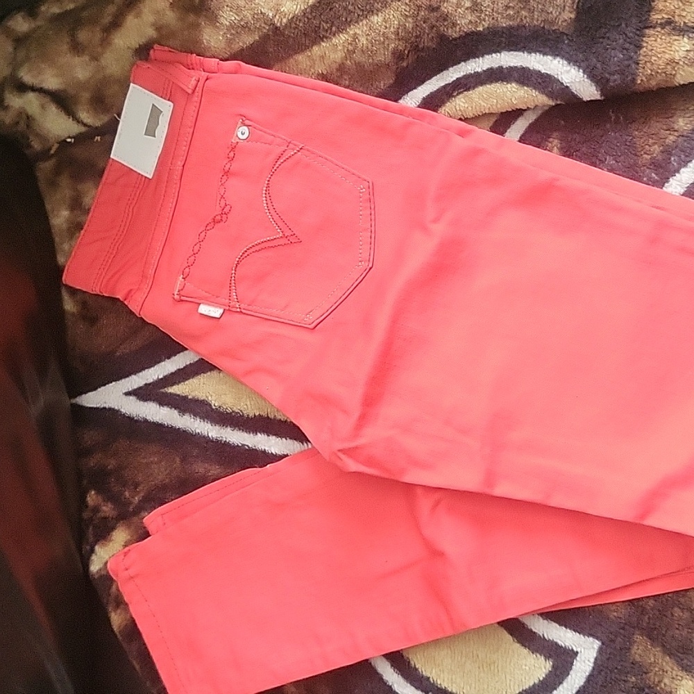 BNWOT coral skinny leg zip ankle
